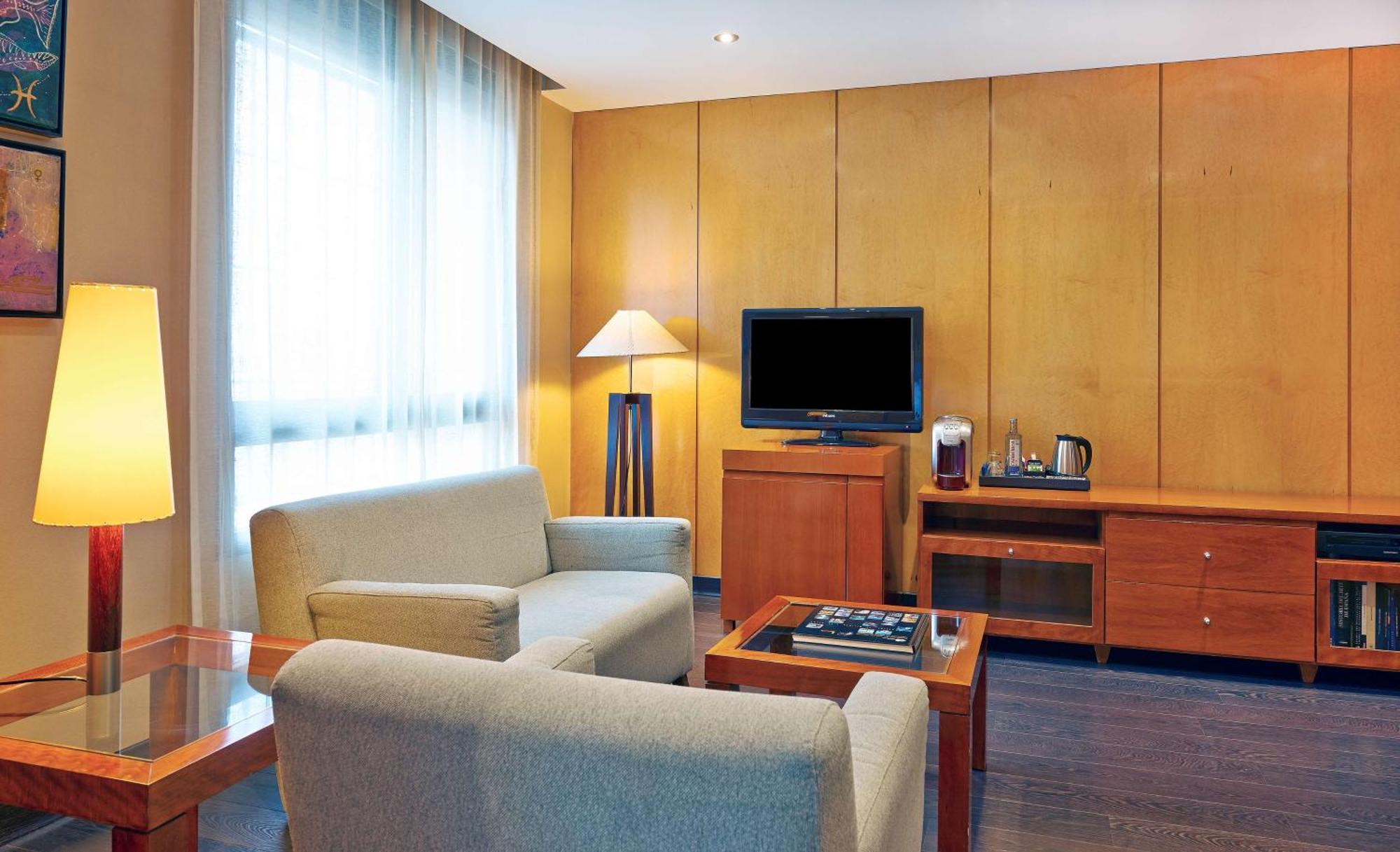 Nh Lleida Pirineos Hotel Luaran gambar